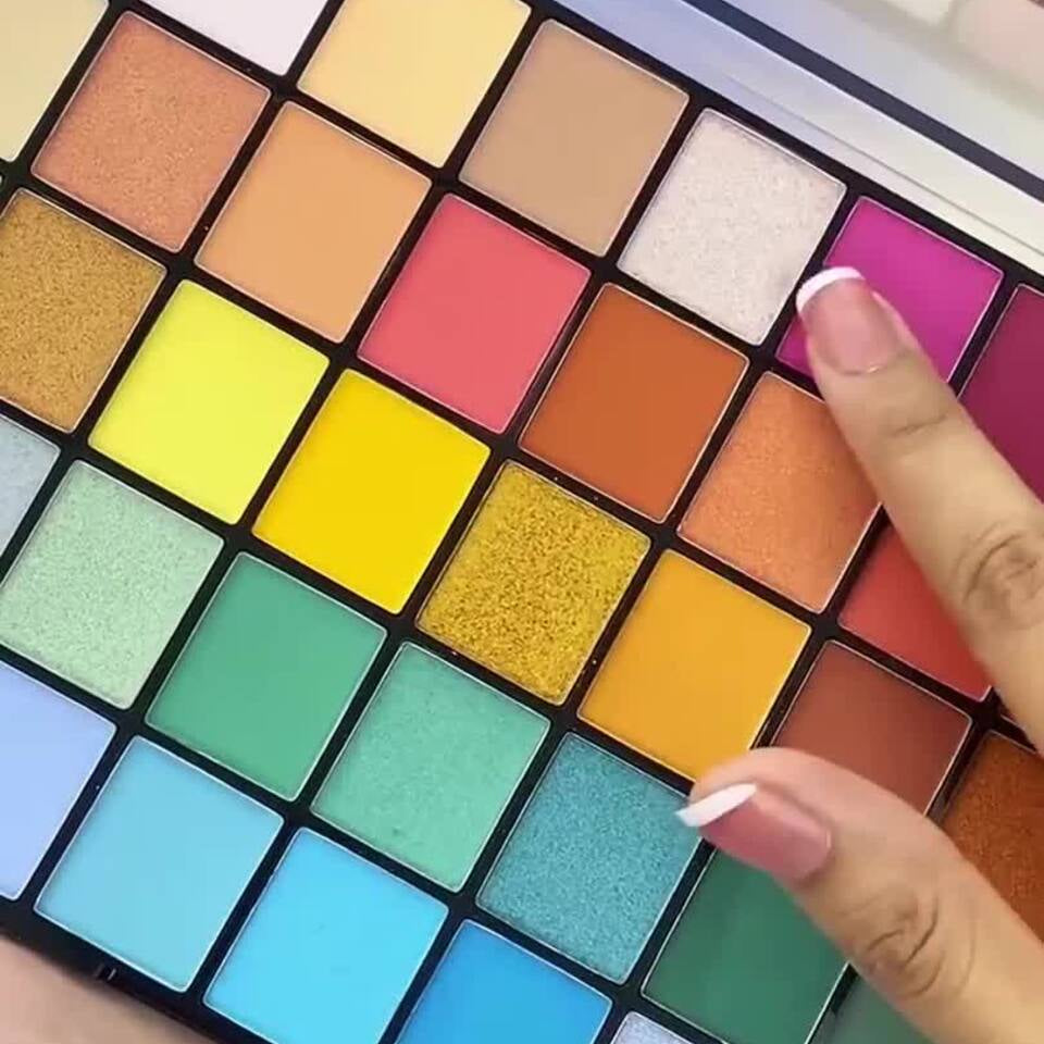 Revolution Maxi Reloaded Eyeshadow Palette Big Shot 60.75gm