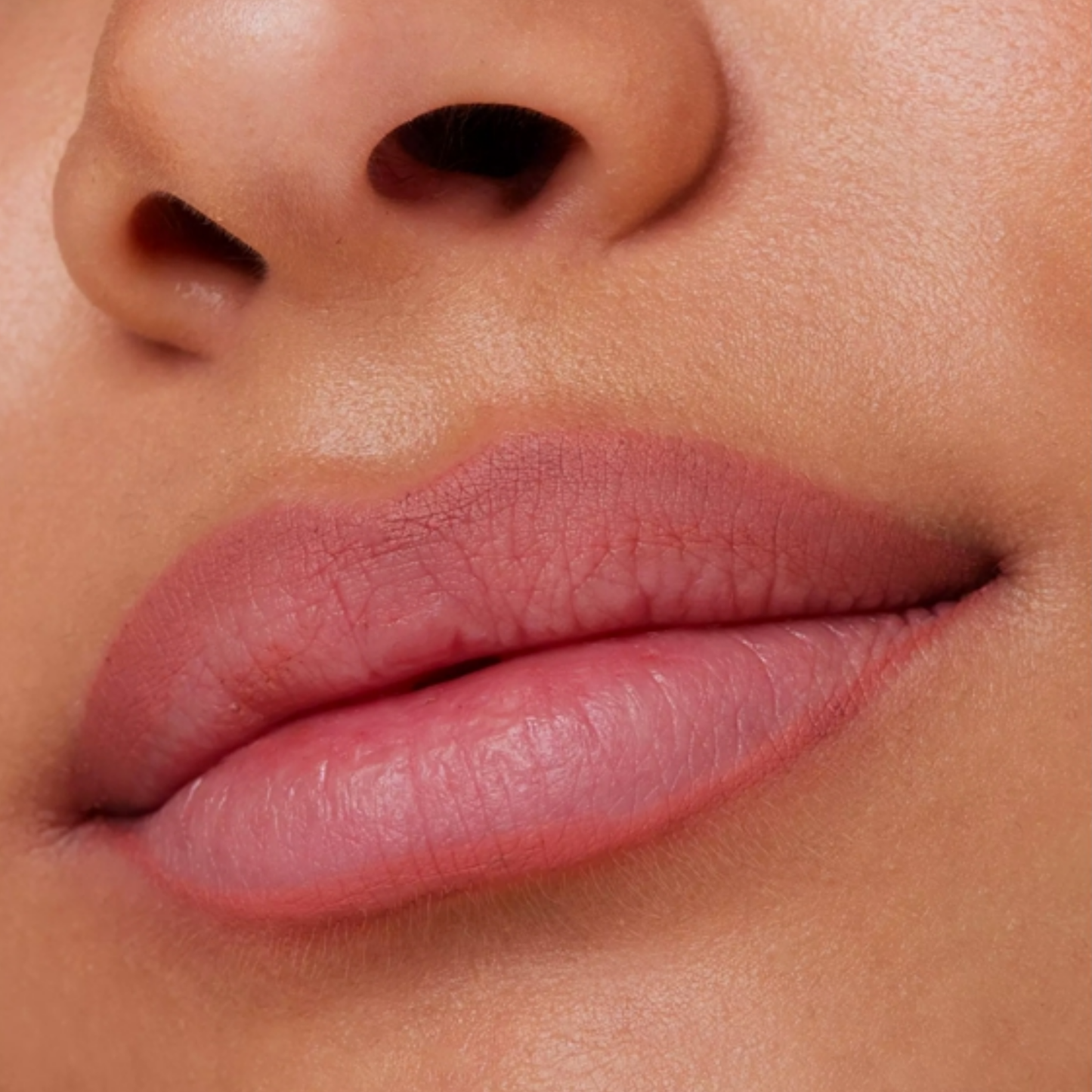 Essence 8H Matte Comfort Lipliner 0.3gm
