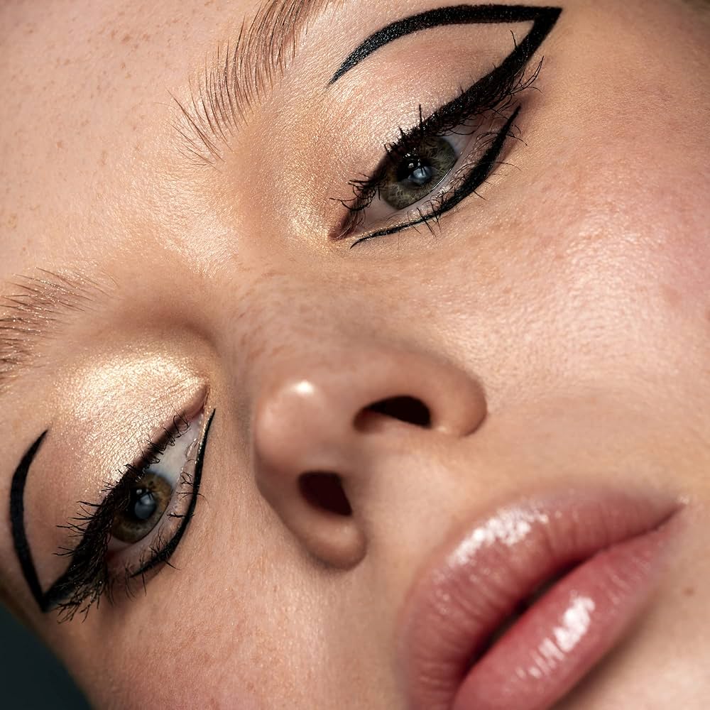 Lamel Long lasting Eyeliner With Soft Brush 0.6ml