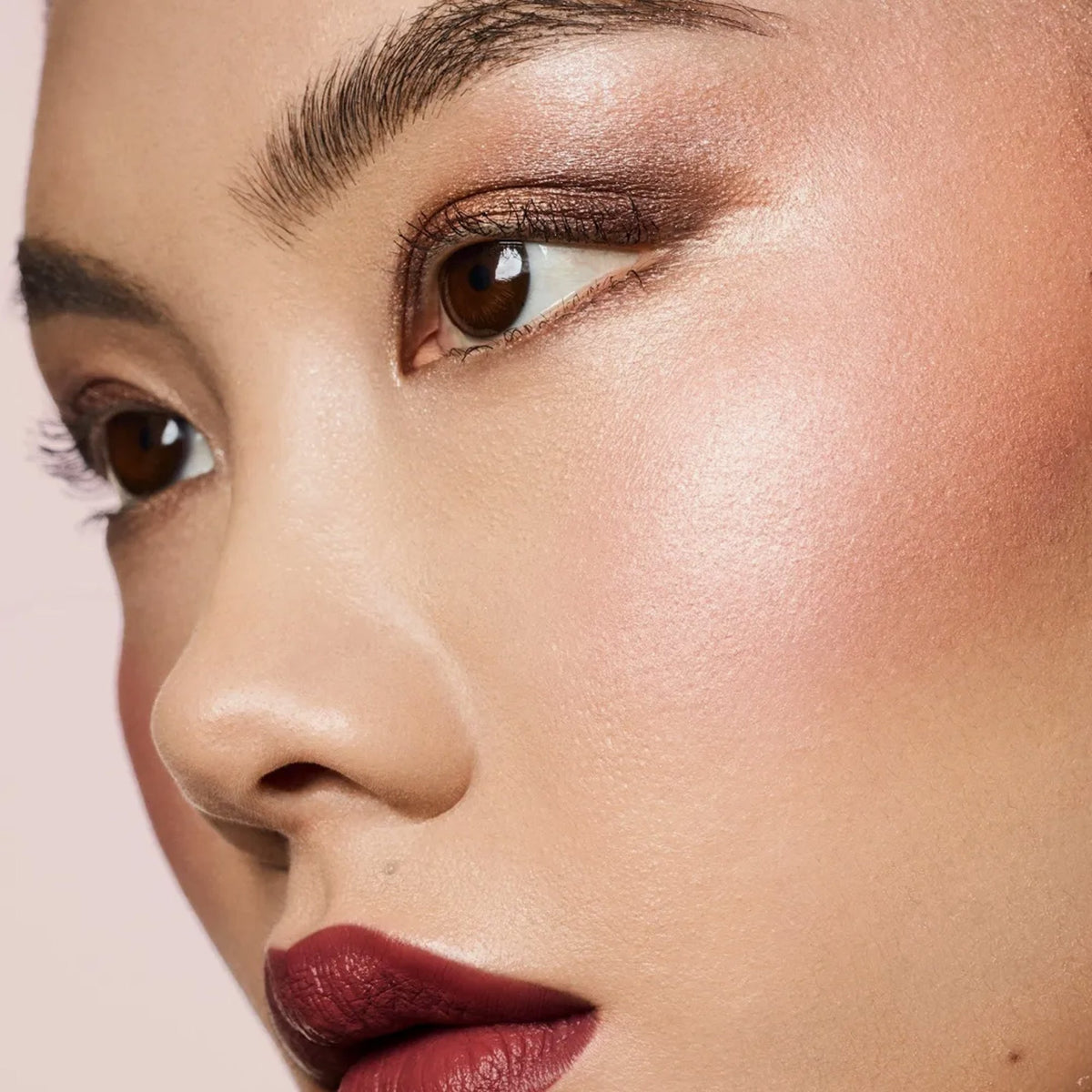 Fenty Beauty Diamond Bomb Highlighter Rose Rave 02 8gm