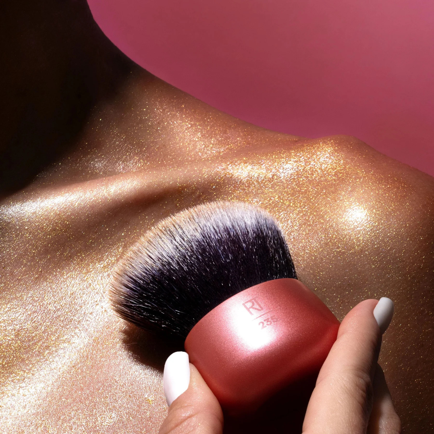 Real Techniques Angled Kabuki Makeup Brush